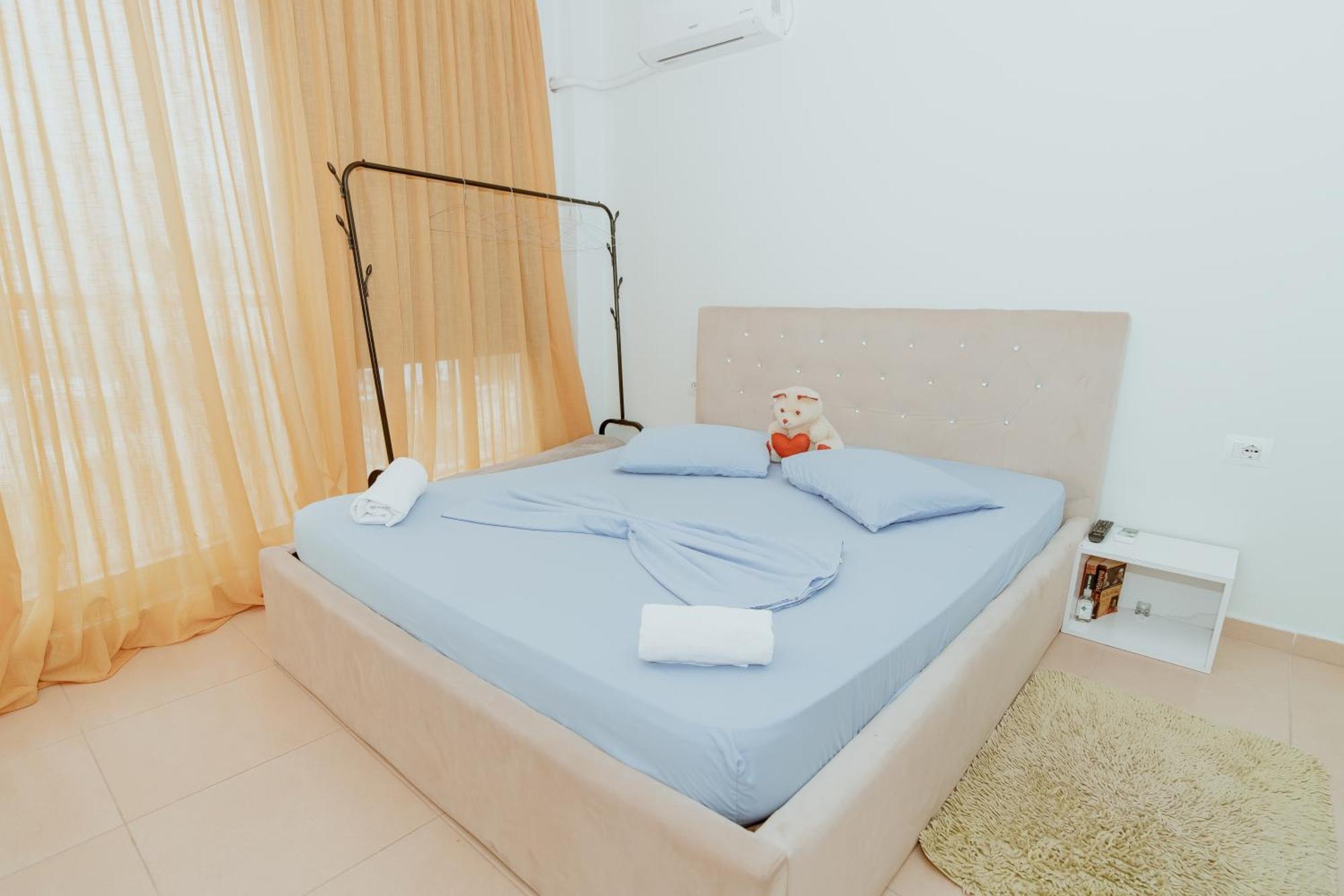 Apartment Pretty Smart *